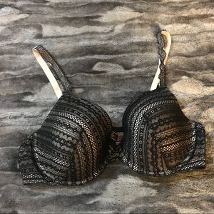 Victoria’s Secret lined perfect coverage bra